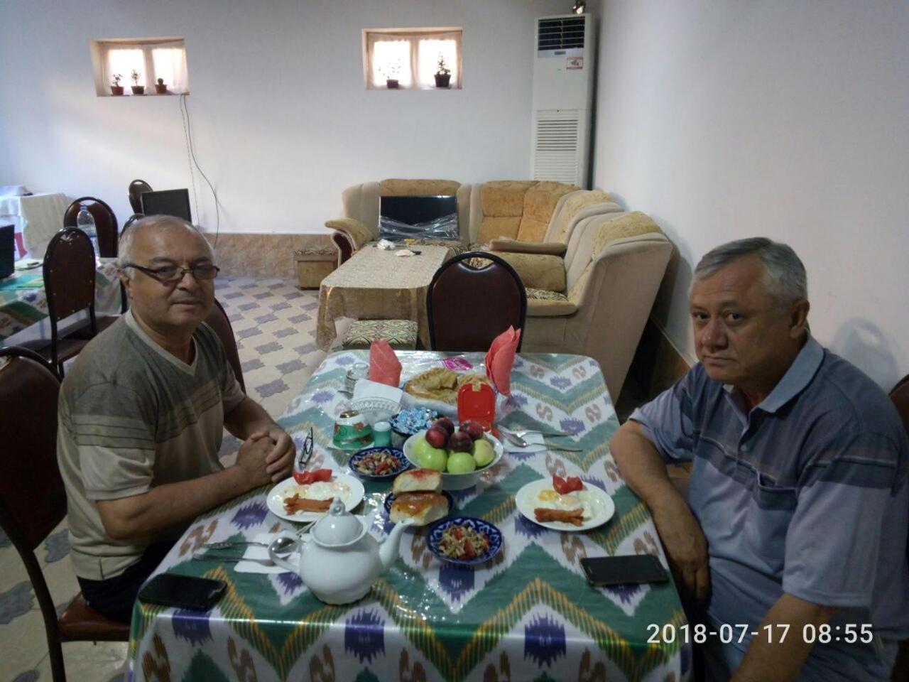 Al Hilol Guesthouse Bukhara Eksteriør billede